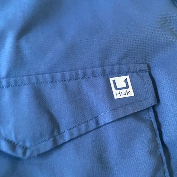 Huk Outdoors Men's Blue Short Sleeve Shirt - Picture 2 of 2